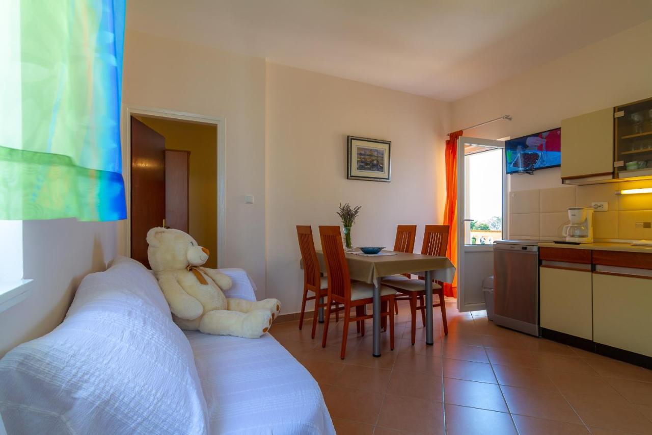 Apartman Haus Maja Banjol Exterior foto