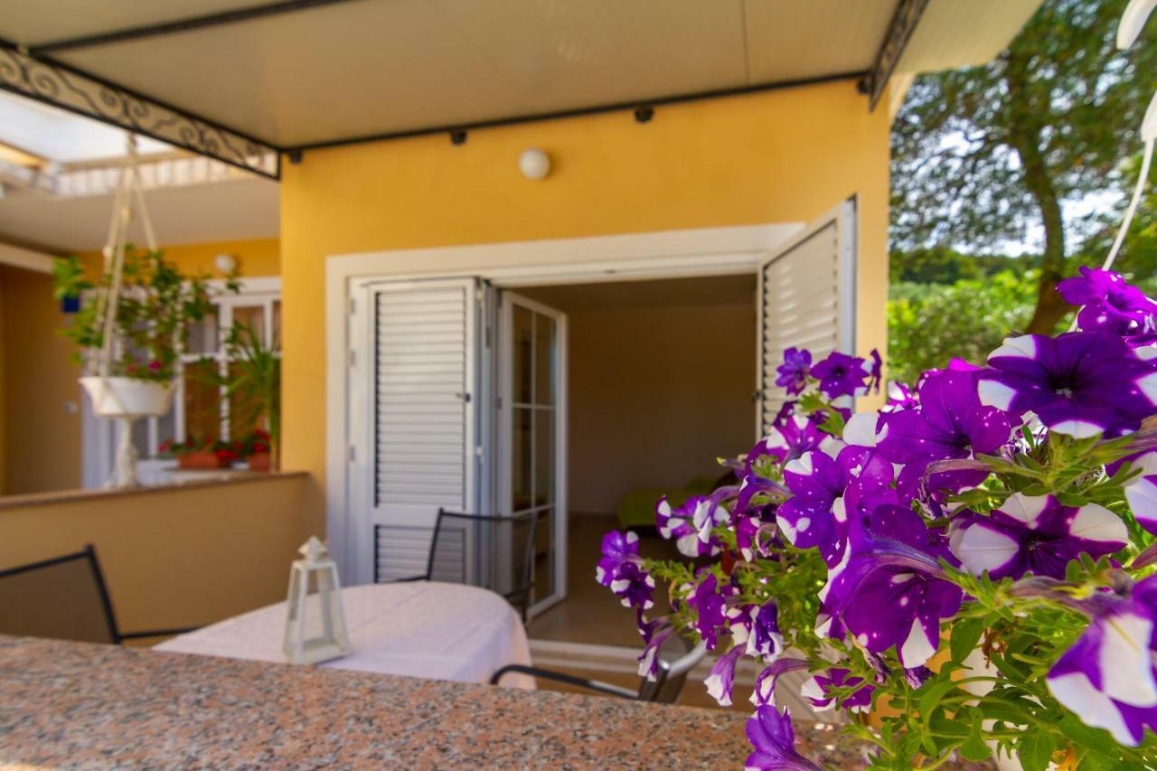 Apartman Haus Maja Banjol Exterior foto